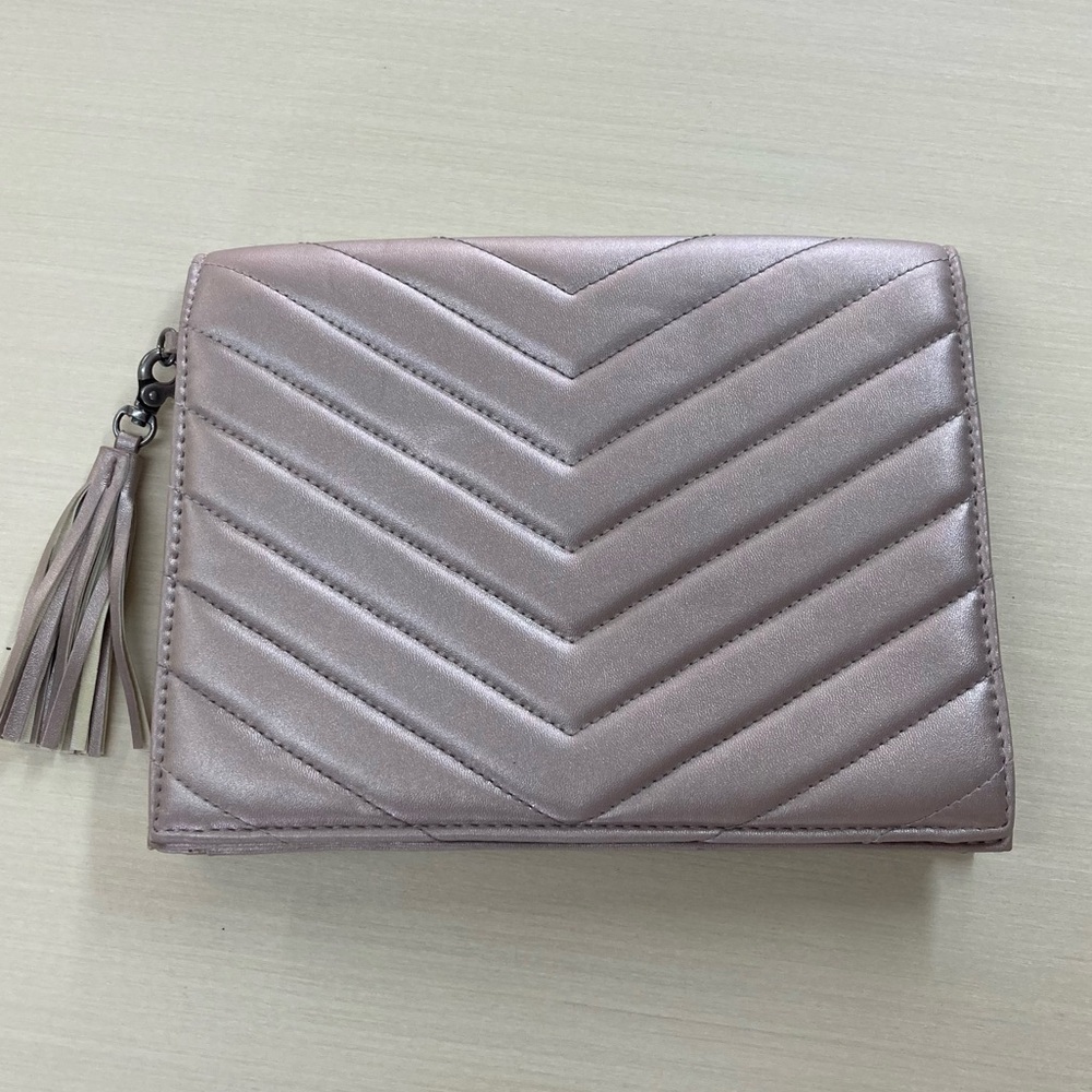 Neiman Marcus Women's Purse Metallic Neutral Clutch Champagne Magnetic‎ Closure